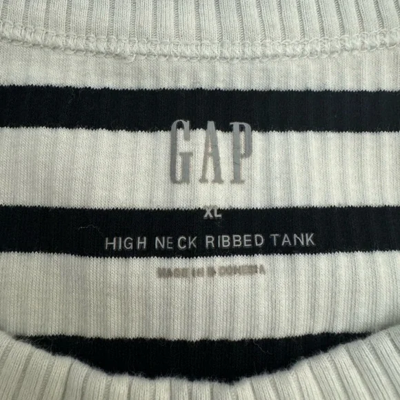 GAP Women’s Bundle (2) of Tank Tops - 
(1) Black/White and (1) Blue Size XL - Picture 6 of 13